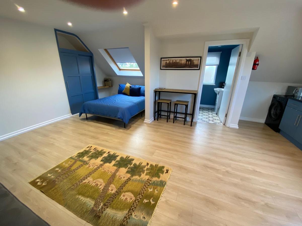 Lovely Spacious Loft Close To Train Station Worthing Exterior foto